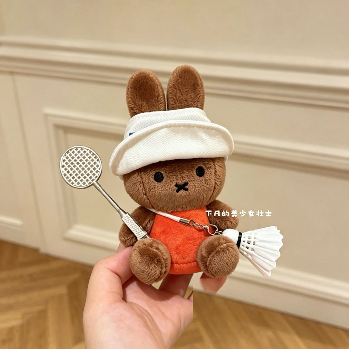 かわいいミッフィーキーホルダー漫画ミッフィー黒肌の女の子バド - Badminton Anime のレビューと価格